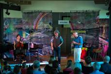 Familienkonzerte Offenburg, Offenburg, Familien, Konzert, Musikschule, Musikschule Offenburg/Ortenau, Cello, Familie, Erziehung, Bildung, Anton Andante, Zäzilie Zeitgeist, Kind, Kinder, Cello, Violoncello